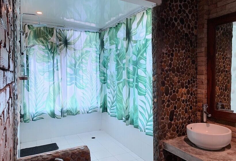 Villa 1 Makuuhuone Merinäkymä, Adang Island Resort