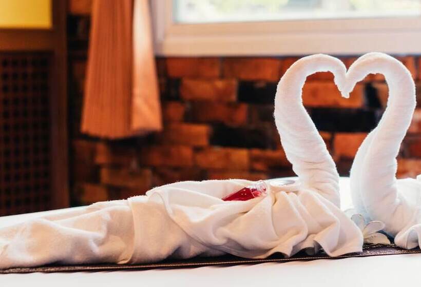 Бунгало Deluxe, Adang Island Resort