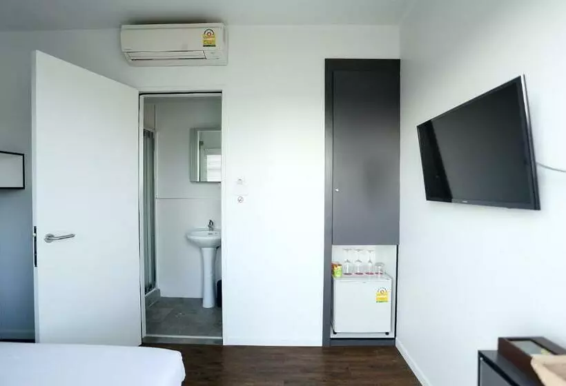 Standard Yhden Hengen Huone, Bric Box Buriram