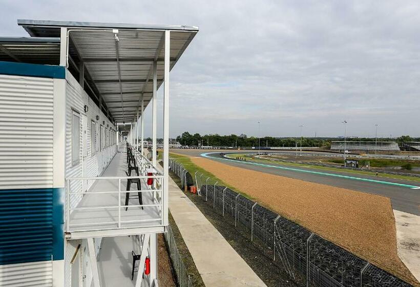 Номер Стандарт Индивидуальный, Bric Box  Buriram