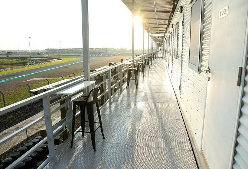 Номер Стандарт Индивидуальный, Bric Box  Buriram