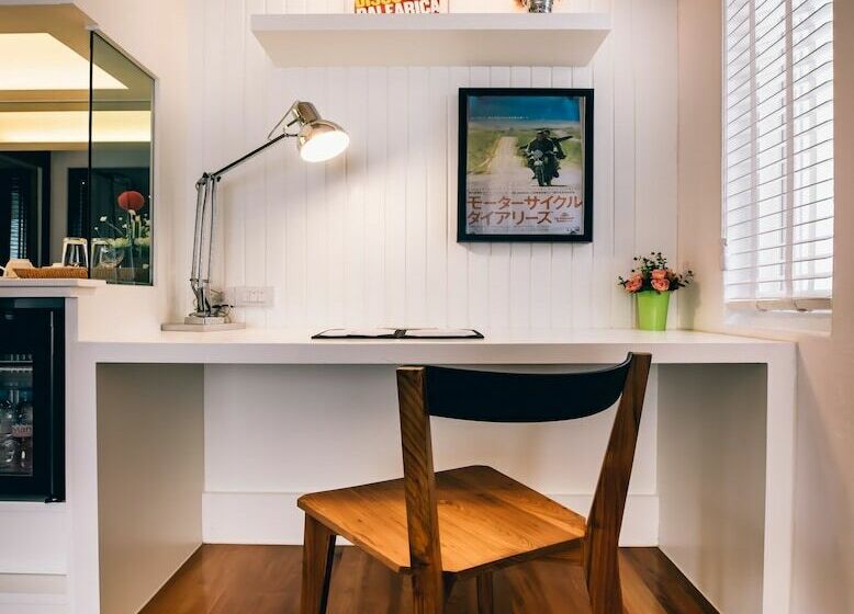 ガーデンビュースタンダードルーム, Monkey House