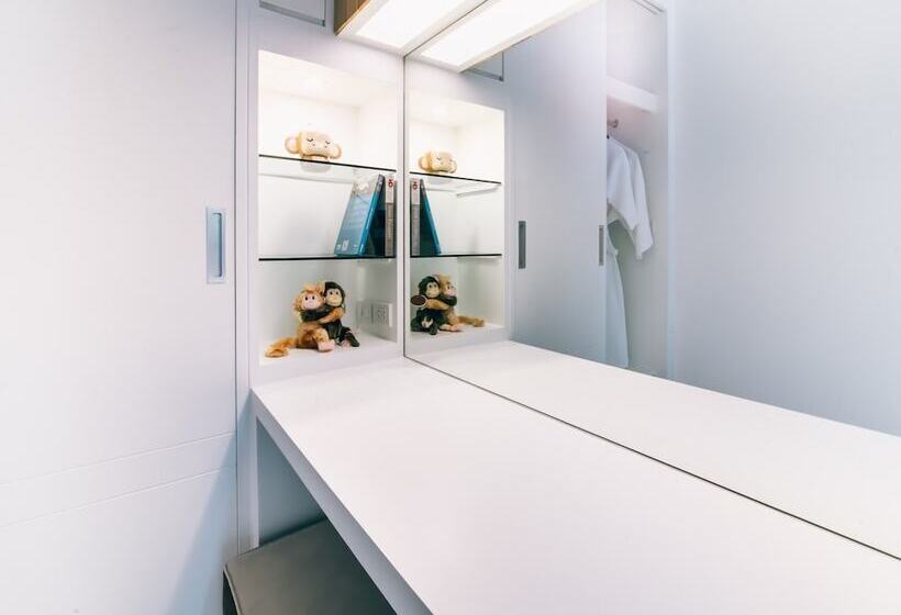 ガーデンビュースタンダードルーム, Monkey House