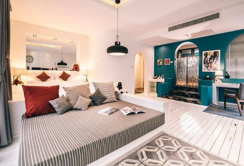 デラックスルーム, Monkey House