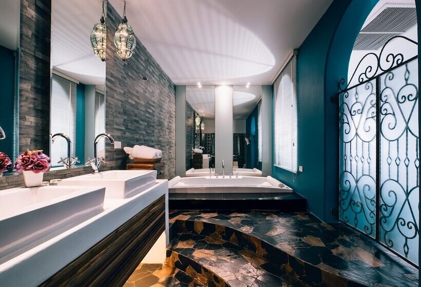 デラックスルーム, Monkey House