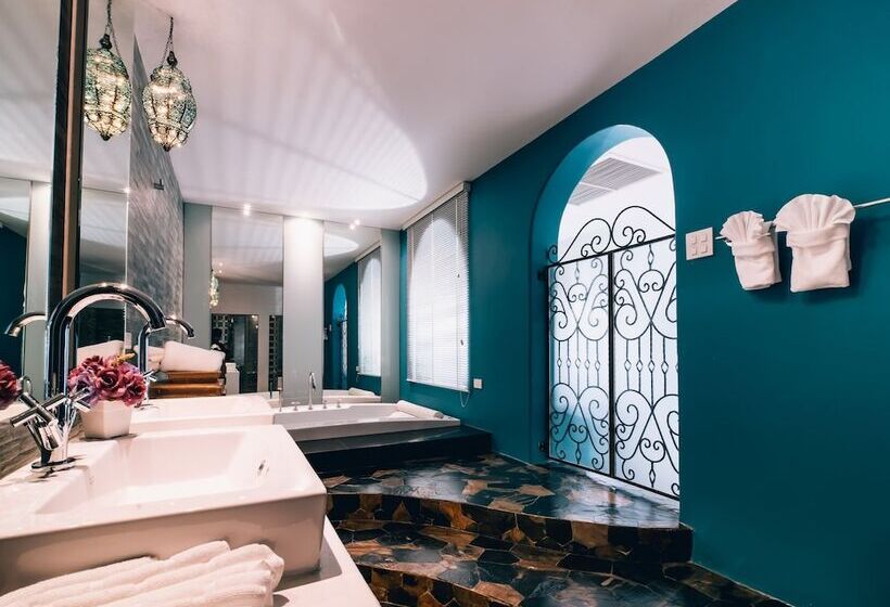 デラックスルーム, Monkey House