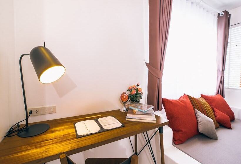 ガーデンビュースタンダードルーム, Monkey House