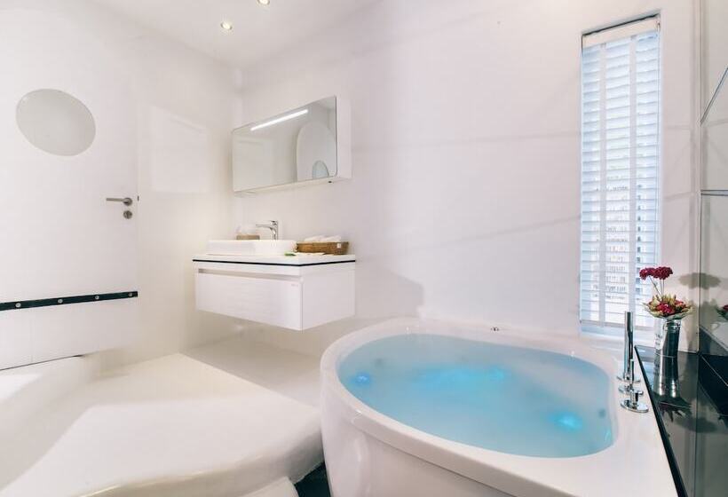 ガーデンビュースタンダードルーム, Monkey House