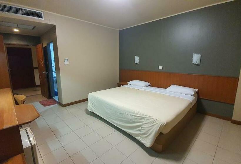 חדר סופריור, Rattana Park