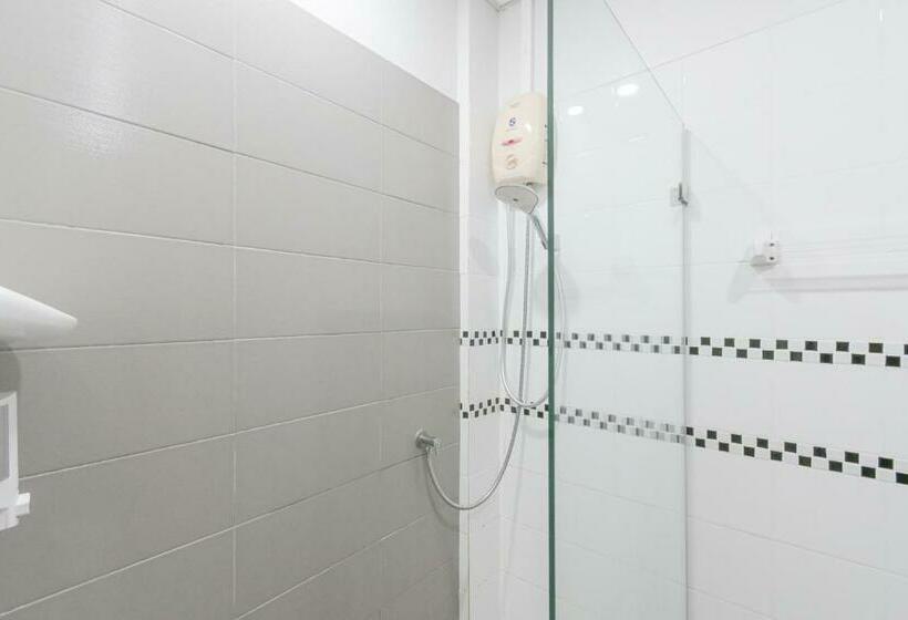 חדר סופריור, Rattana Park