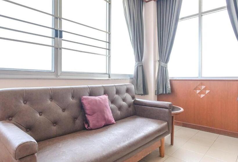 חדר דלוקס, Rattana Park