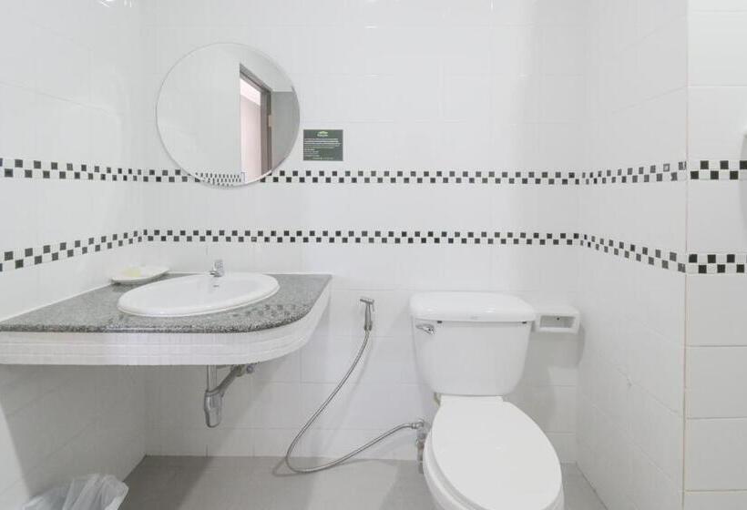 חדר אקונומי, Rattana Park