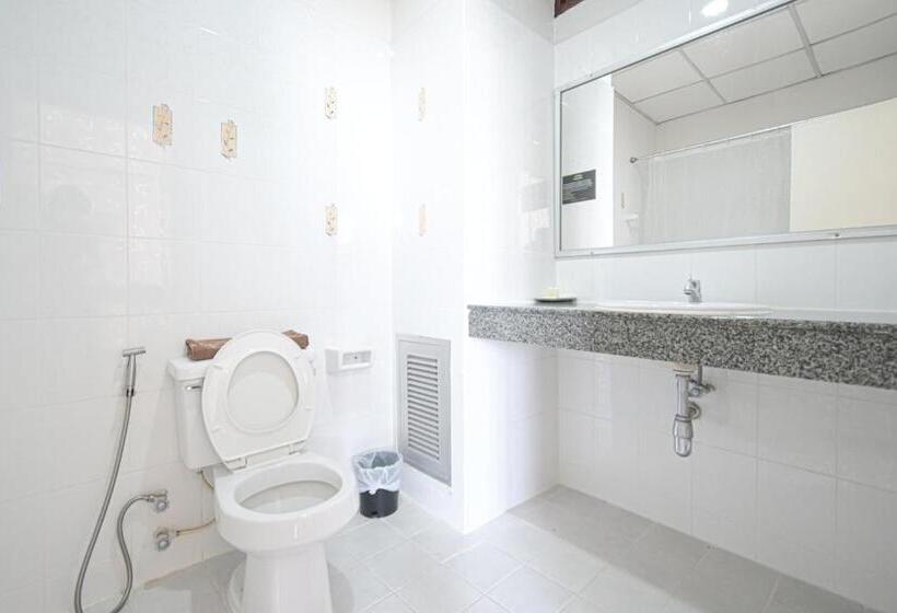 חדר דלוקס, Rattana Park