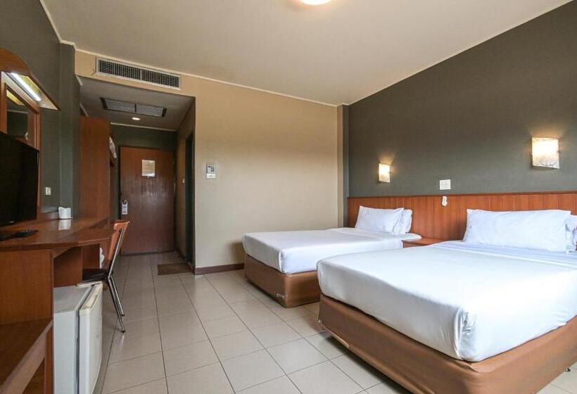 חדר אקונומי, Rattana Park