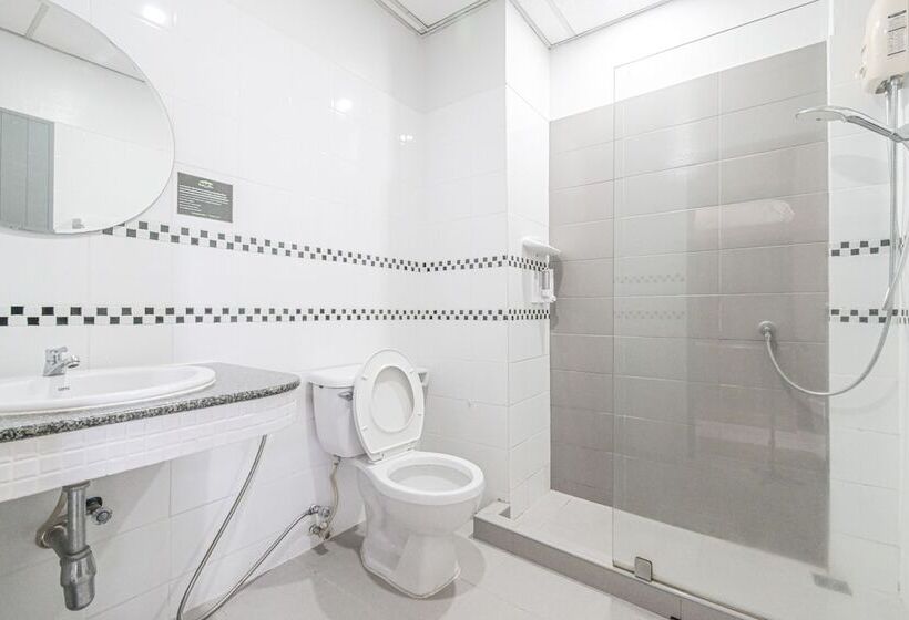 חדר סטנדרט, Rattana Park