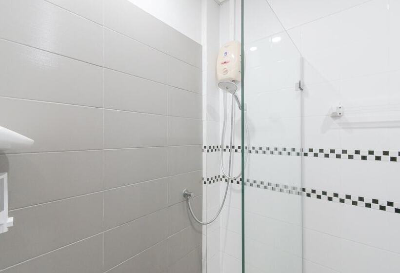 חדר סטנדרט, Rattana Park