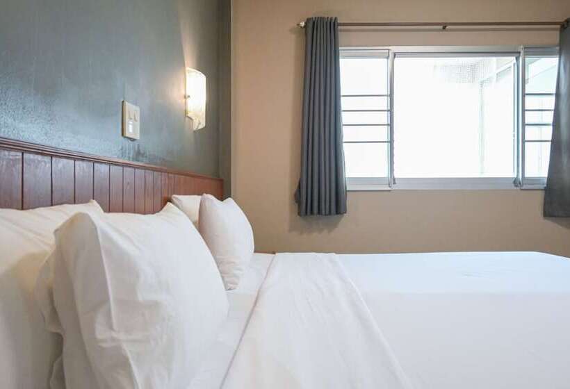 חדר סטנדרט, Rattana Park