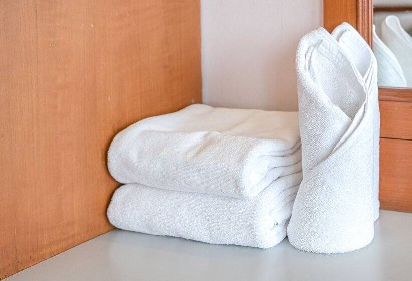 חדר דלוקס, Rattana Park