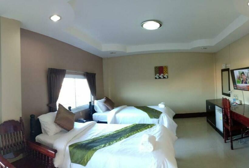 수피리어 스튜디오, Submukda Phoomplace