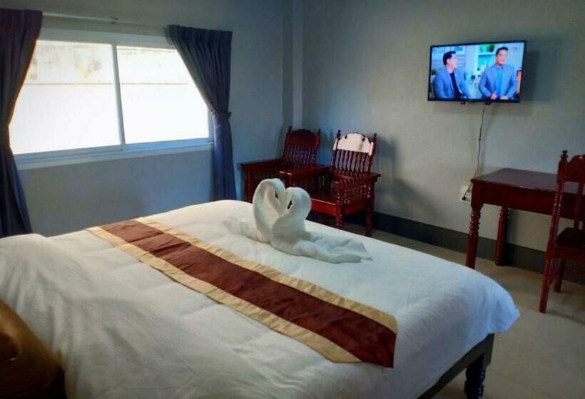 수피리어 스튜디오, Submukda Phoomplace