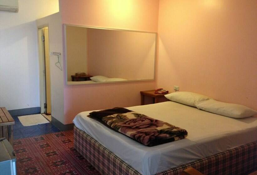 标准间, Natpob Sleep Station Motel