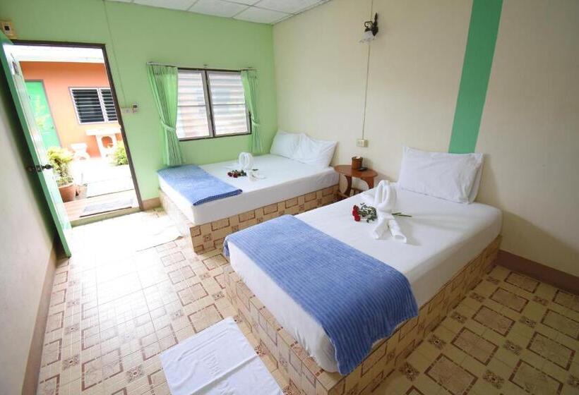 اتاق استاندارد سه نفره, Mukda Guesthouse