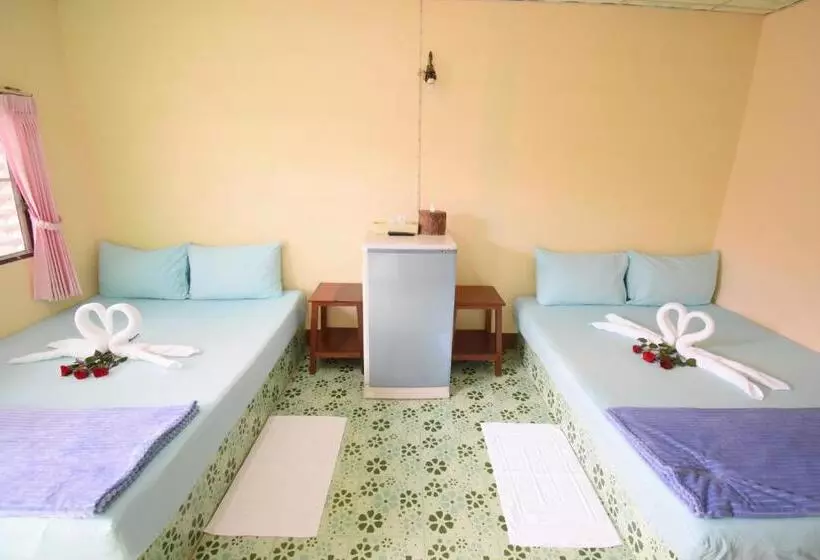اتاق استاندارد چهار تخته, Mukda Guesthouse