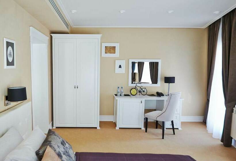 سوییت, Old Street Kostroma