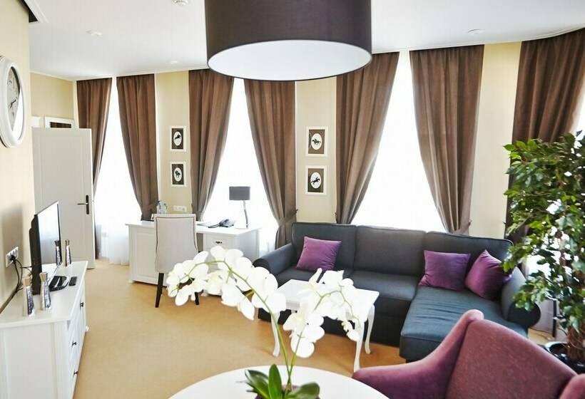 سوییت, Old Street Kostroma