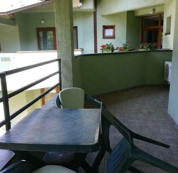 اتاق راحتی سه تخته, Garni Hotel Lupus