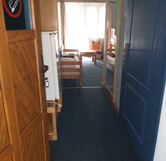 استودیوی لوکس, Garni Hotel Lupus