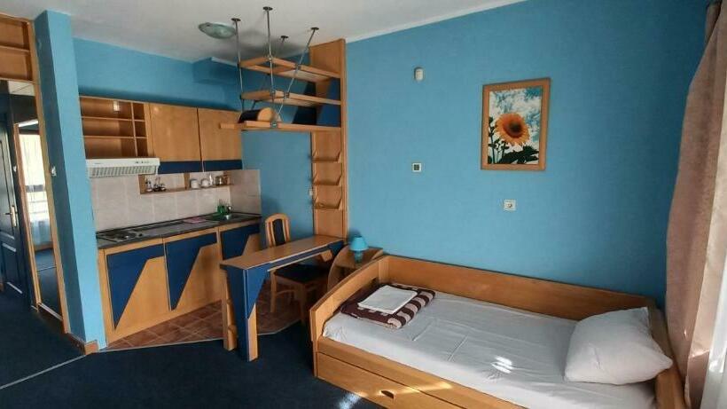 استودیوی استاندارد, Garni Hotel Lupus