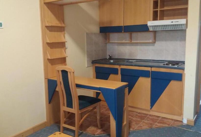 استودیوی استاندارد, Garni Hotel Lupus