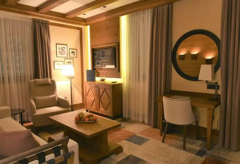 سوییت لوکس, Grey Hotel Kopaonik