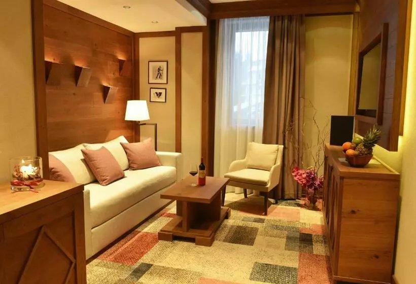 سوئیت پریمیوم, Grey Hotel Kopaonik