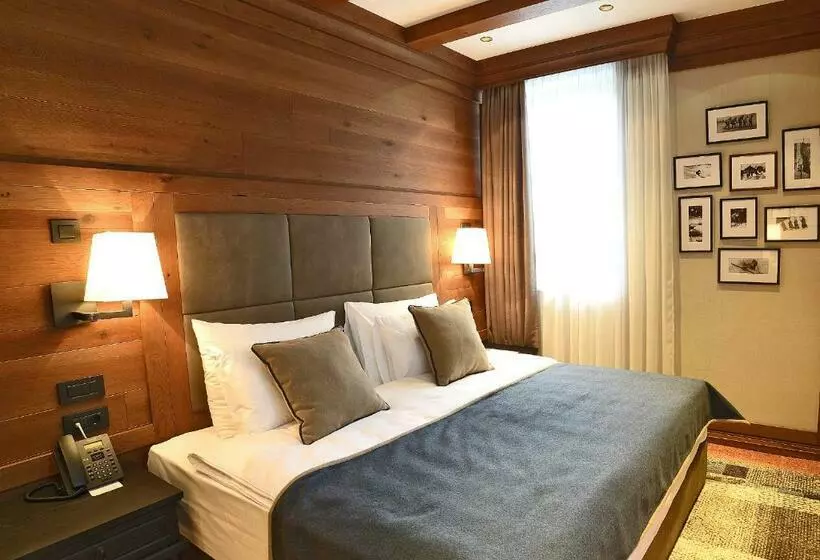 سوییت لوکس, Grey Hotel Kopaonik