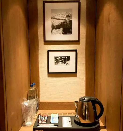 سوییت لوکس, Grey Hotel Kopaonik