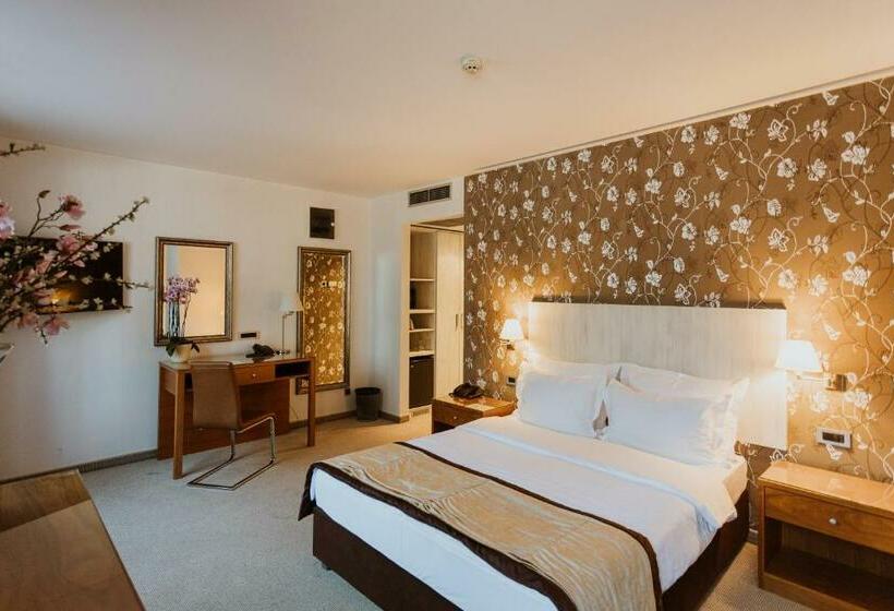 Standard Værelse, 1000 Ruza