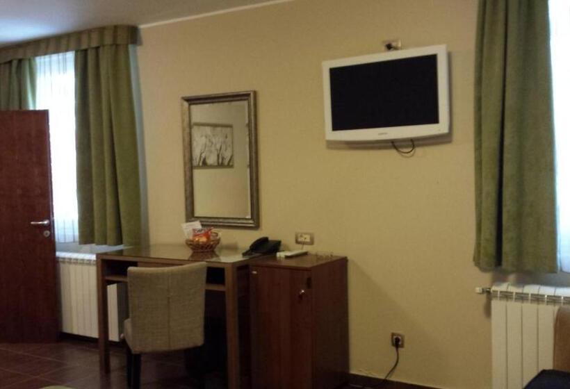 Standard Værelse, 1000 Ruza