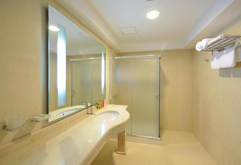 Superior Værelse, 1000 Ruza