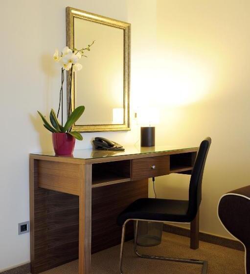 Superior Værelse, 1000 Ruza