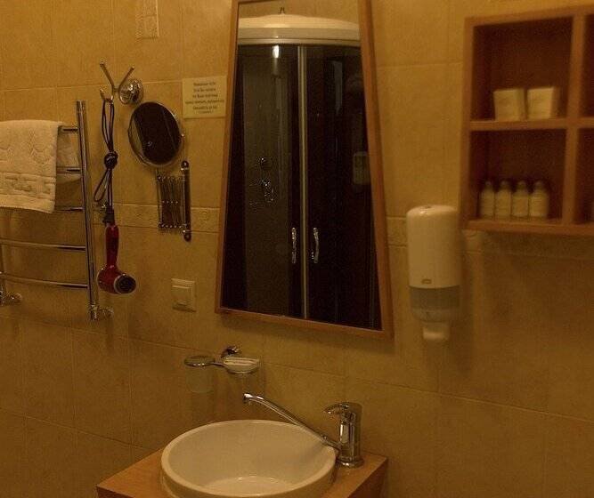 스위트, Crona Medical & Spa