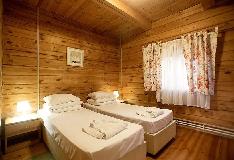 샬레, Crona Medical & Spa