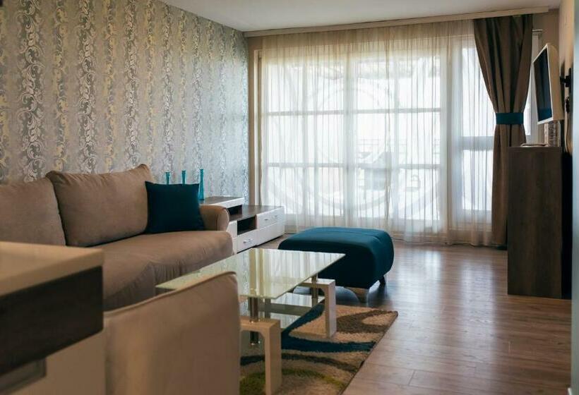 سوئیت با وان آب گرم, Euforia Lounge