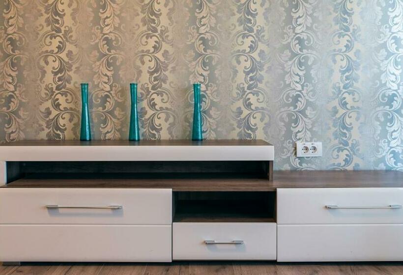 سوئیت با وان آب گرم, Euforia Lounge