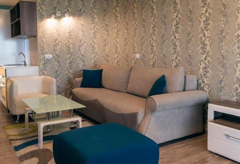 سوئیت با وان آب گرم, Euforia Lounge