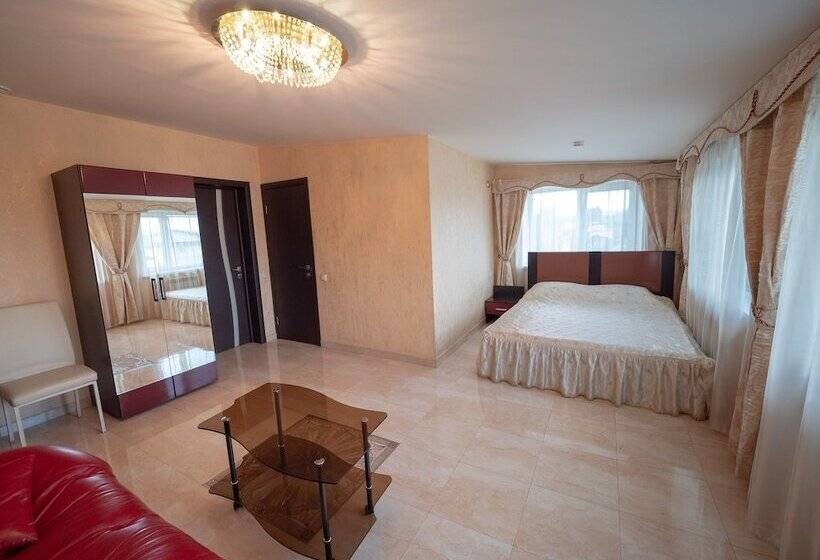 スイート, Maxxroyal