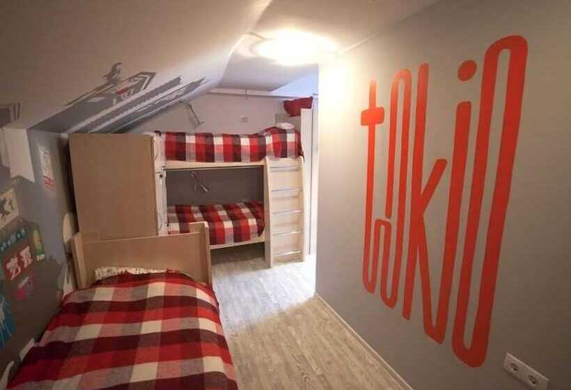 공동 객실, Smile Hostel
