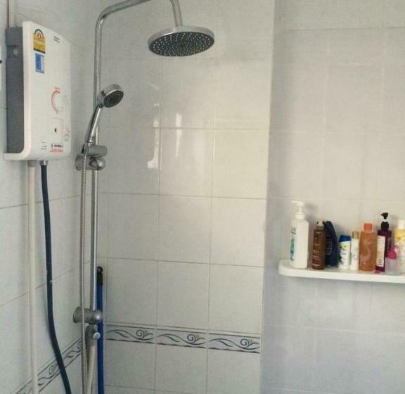 اتاق استاندارد با سرویس بهداشتی مشترک, Mapping Hostel