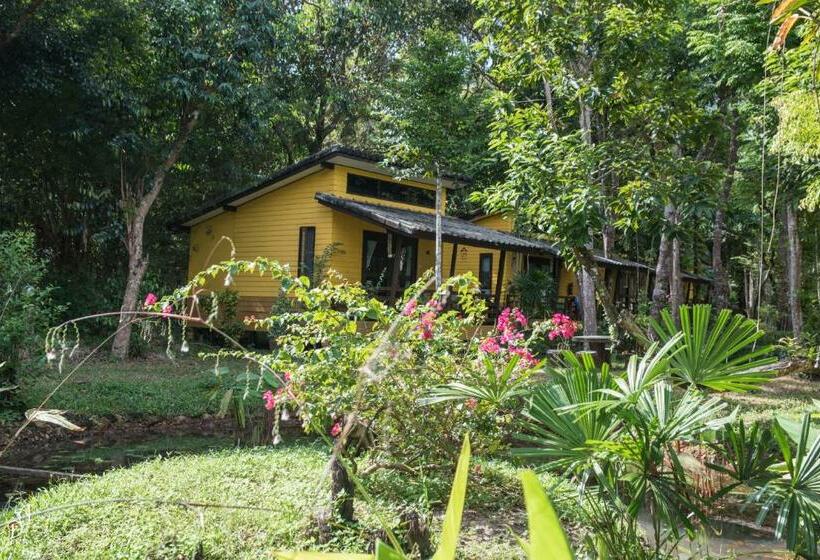 Бунгало Deluxe, Garden Of Joy Resort